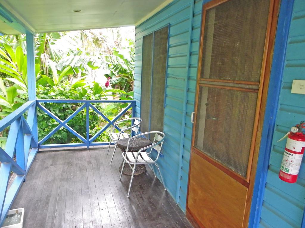 Ratu Kini Backpackers And Dive Resort Đảo Đảo Mana Island Phòng bức ảnh