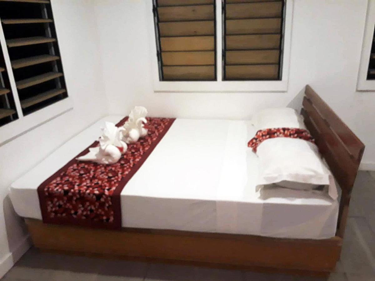 Ratu Kini Backpackers And Dive Resort Đảo Đảo Mana Island Ngoại thất bức ảnh