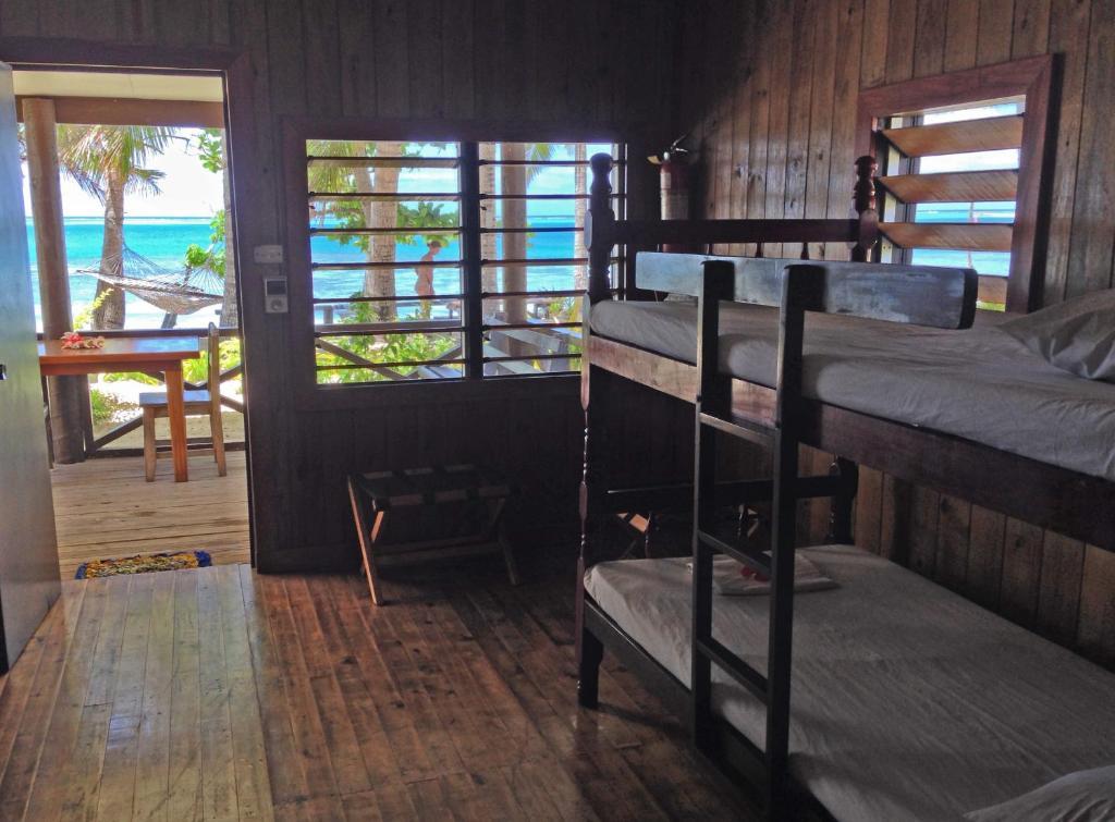 Ratu Kini Backpackers And Dive Resort Đảo Đảo Mana Island Phòng bức ảnh